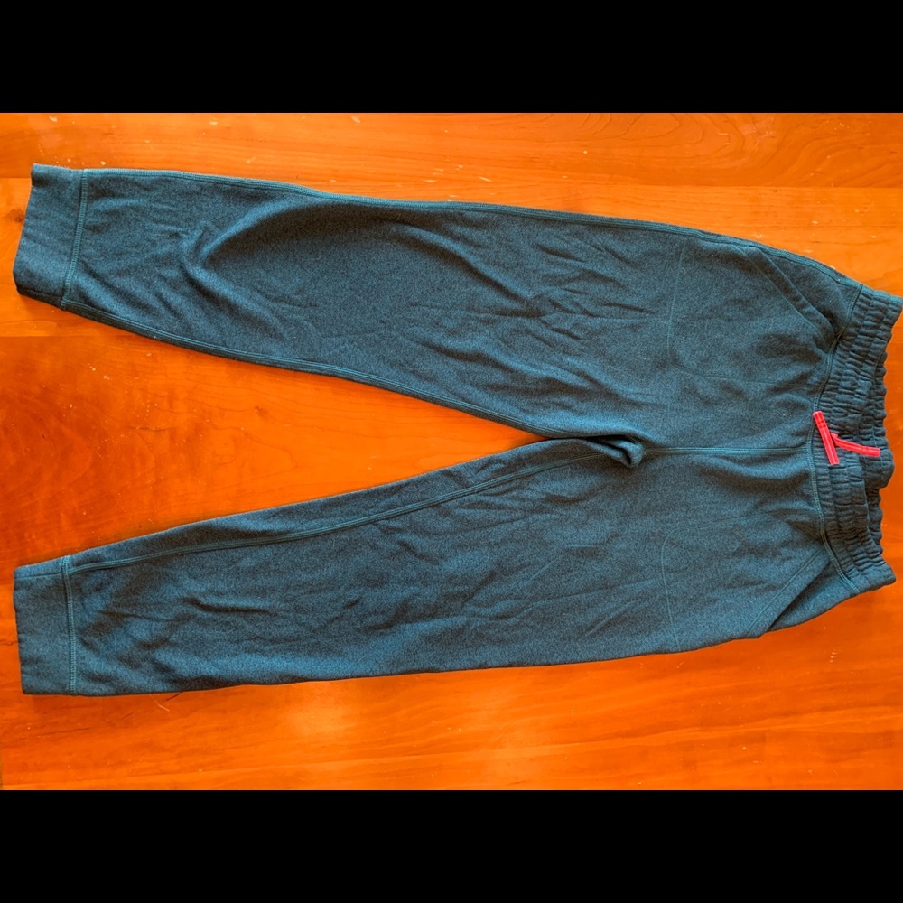 Girls sz 12 Iviva sweatpants